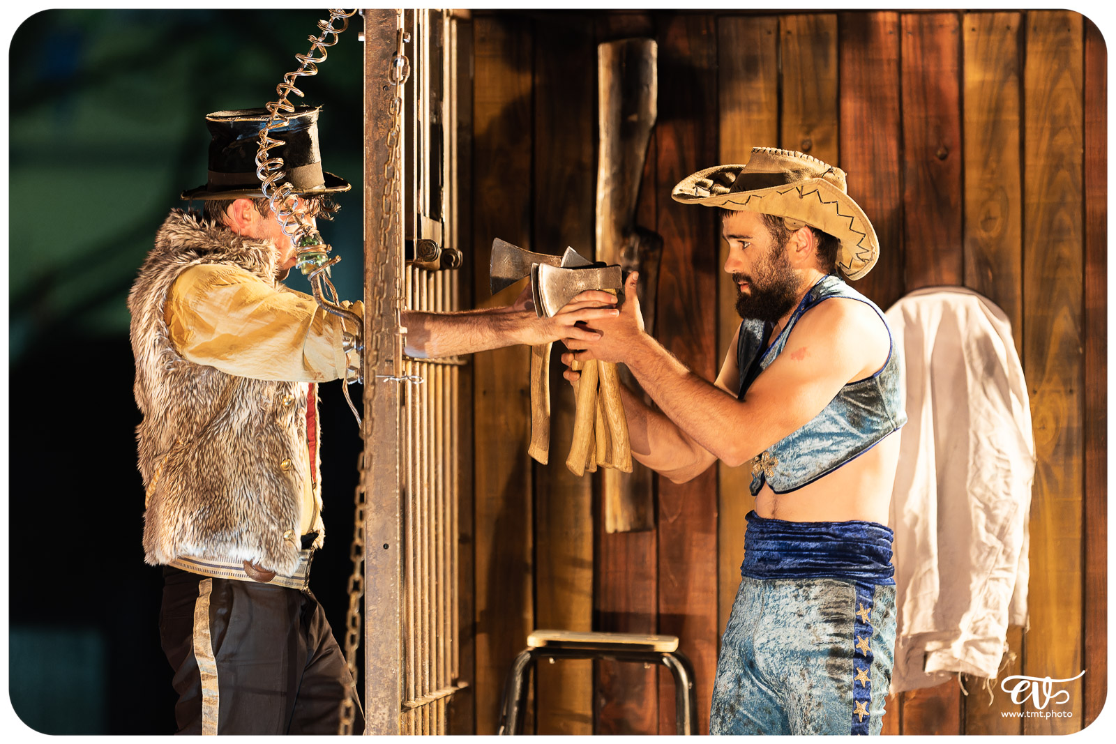 DE CHAIR ET D'ACIER (CIE 100 RACINES)